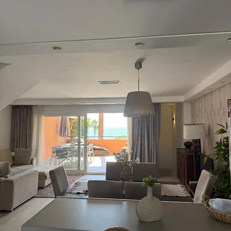 House Bermuda 에스테포나