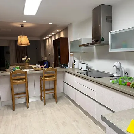 House Bermuda 펜션 에스테포나